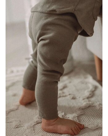 Cosy Roots Ripp-Leggins aus organischer Baumwolle - Khaki