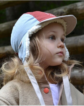 Happy Mess Winter-Cap mit Bio-Baumwoll-Futter - Arctic Cherry