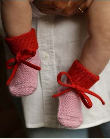 Hvid Baby-Schühchen/Booties aus Merinowolle - Cotton Candy/Red