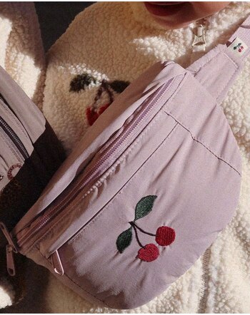 Konges Sløjd Bauchtasche 'Juno' mit Kirsche - Twilight Mauve 🍒