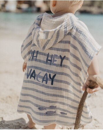Leevje Bade-Poncho aus Bio-Baumwoll-Musselin - Blue Stripes