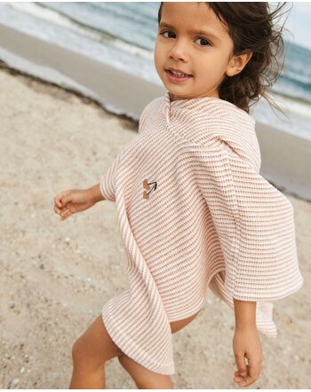 Liewood Kapuzen-Badeponcho aus 100% Bio-Baumwolle mit Waffelstruktur - Tuscany Rose / Creme De La Creme