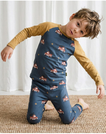 Maxomorra Langes-Pyjama-Set aus Bio-Baumwolle mit Feuerwehrautos - Fire Truck
