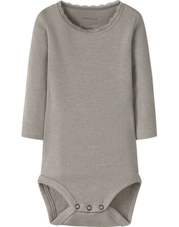 Name it Baby-Langarmbody aus Bio-Baumwolle und Modal NBFKAB - Satellite