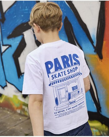 The New T-Shirt aus 100% Bio-Baumwolle mit Skateboard - Bright White