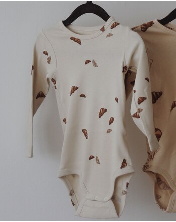 Vacvac Studio Body zum mitwachsen 'Kurt' aus Bio-Baumwolle - Croissant Mini 🥐