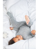 engel-baby-schlafoverall-mit-beinumschlag-schurwolle-und-seide-hellgrau-mela
