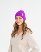 halfen-strickerei-damen-muetze-aus-merinowolle-purple