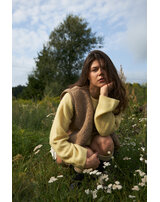 happy-mess-woll-weste-fuer-damen-merinowolle-hazelnut