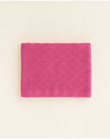 hvid-schlauchschal-loop-gigi-aus-merinowolle-fuchsia