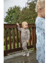 joha-strampler-jumpsuit-druckknopfleiste-merinowolle-seide-dark-beige