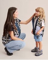 liewood-fuer-damen-fleece-weste-nilu-adult-pile-vest-mega-leo-mist-mix
