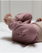 petit-piao-baby-leggings-in-rippoptik-aus-bio-baumwolle-modal-nostalgic-rose