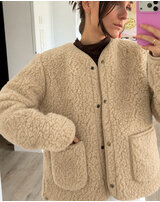 wollbebi-woll-jacke-coco-fuer-damen-mit-druckknoepfen-aus-schurwolle-beige
