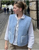 wollbebi-woll-weste-dotti-fuer-damen-mit-taschen-aus-schurwolle-himmelblau