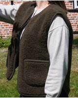 wollbebi-woll-weste-romi-fuer-damen-taschen-schurwolle-olive