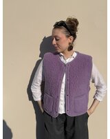 wollbebi-wollweste-dotti-fuer-damen-mit-taschen-aus-schurwolle-lila