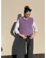 wollbebi-wollweste-dotti-fuer-damen-mit-taschen-aus-schurwolle-lila